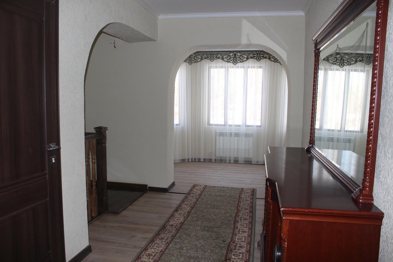 Mount Yard Karakol Hotel Buitenkant foto