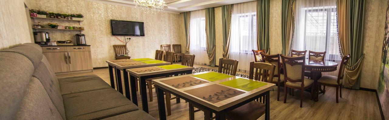 Mount Yard Karakol Hotel Buitenkant foto