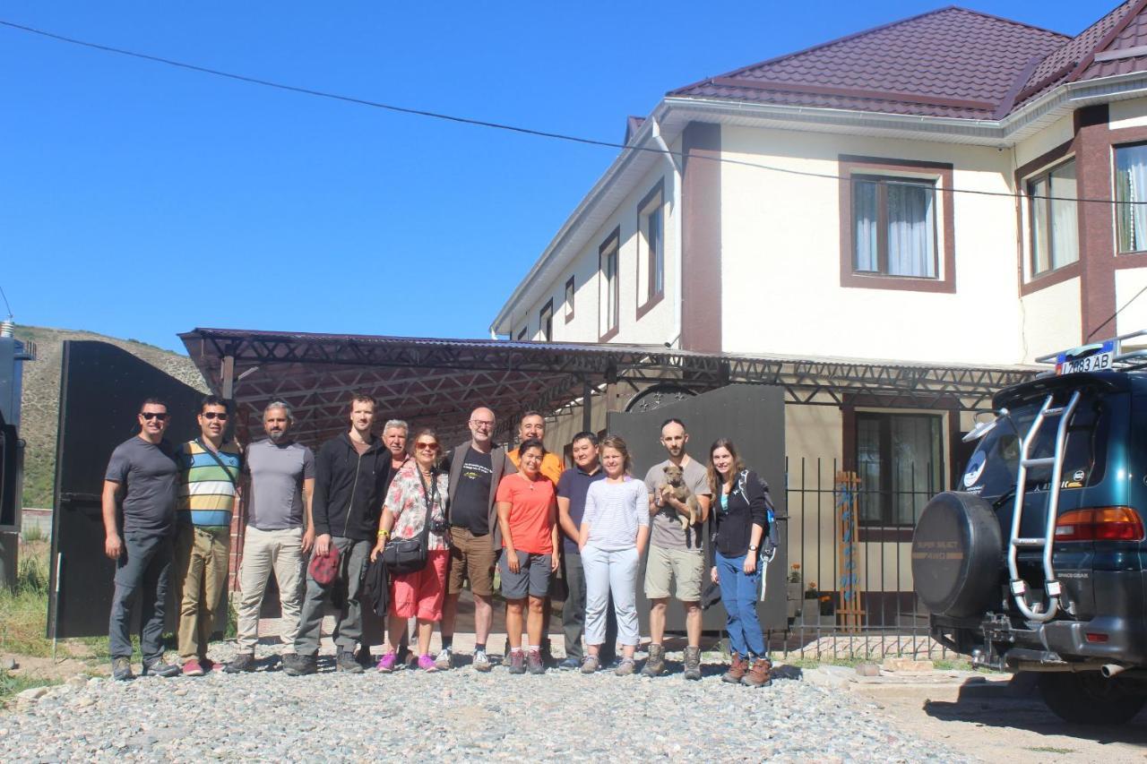 Mount Yard Karakol Hotel Buitenkant foto